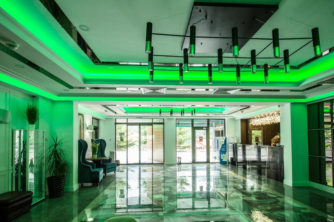 Hotel Carpat Inn Азуга Екстериор снимка