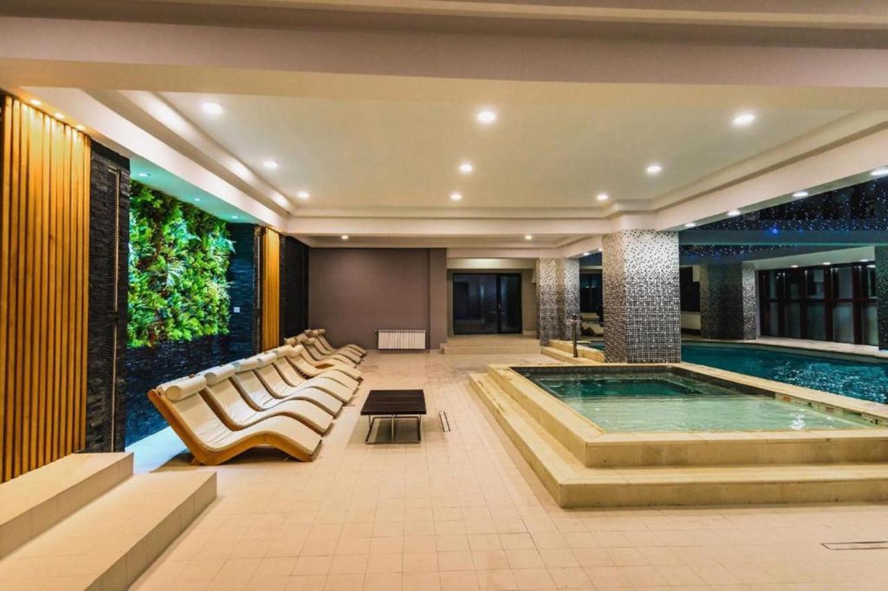 Hotel Carpat Inn Азуга Екстериор снимка