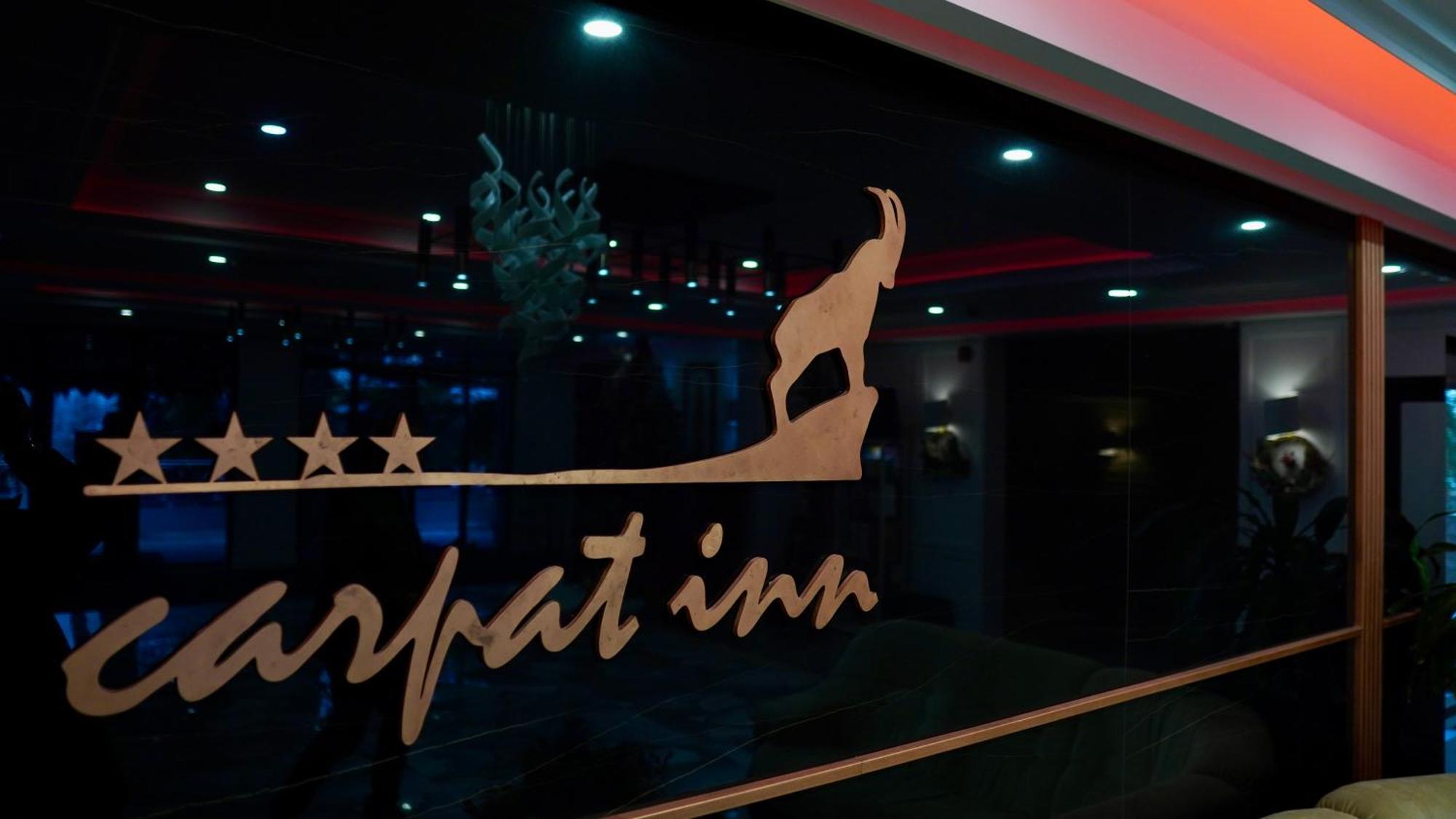 Hotel Carpat Inn Азуга Екстериор снимка