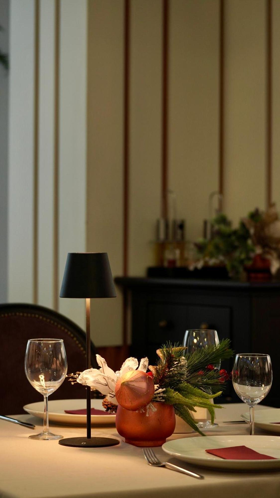 Hotel Carpat Inn Азуга Екстериор снимка