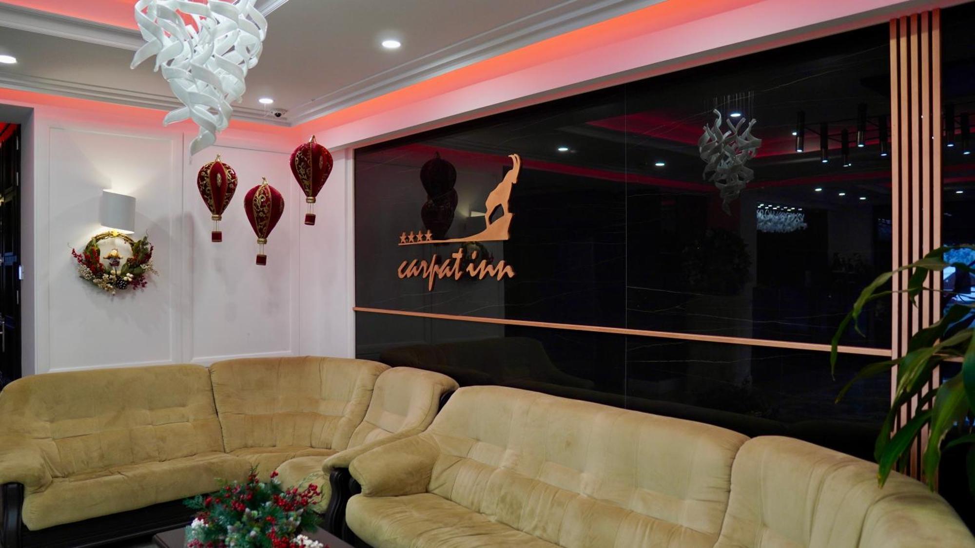 Hotel Carpat Inn Азуга Екстериор снимка