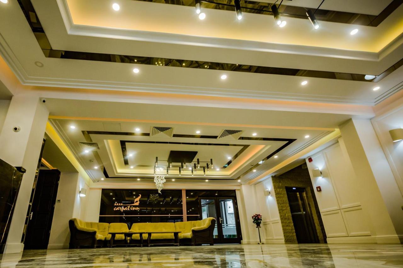 Hotel Carpat Inn Азуга Екстериор снимка